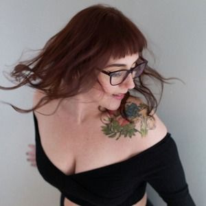 Meet your Posher, Courtney